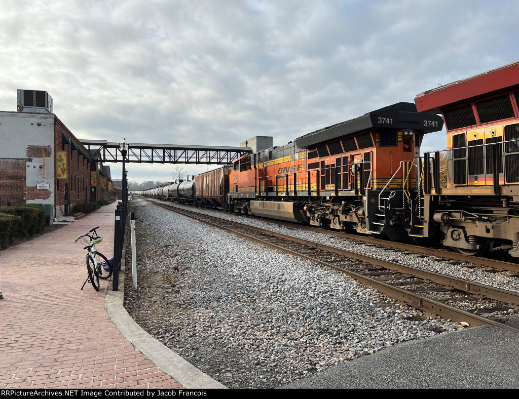 BNSF 3741